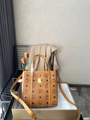 MC new arrival small tote bag size : 18* 19 cm