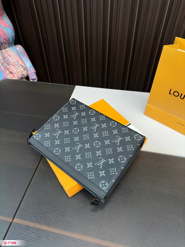 Louis Toiletry Pouch men and women bag size : 26*20cm - Image 2