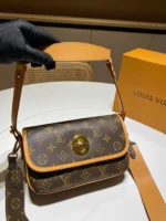 Louis new arrival 2024 bag size: 22x14x8 cm