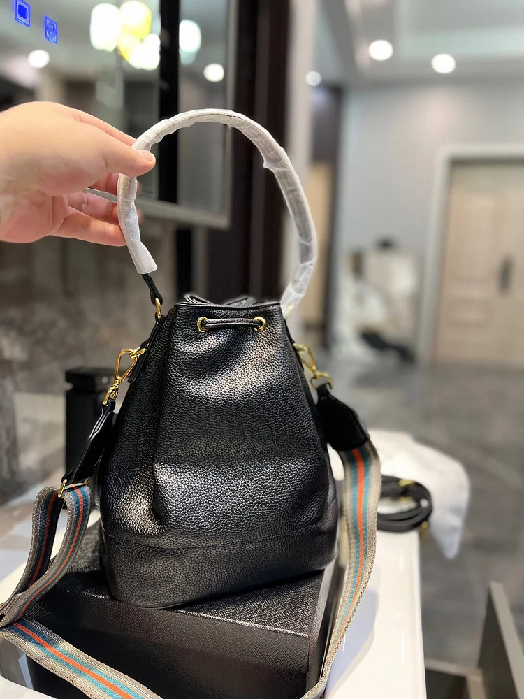 Pra new arrival bucket bag size : 25 * 21 cm - Image 3