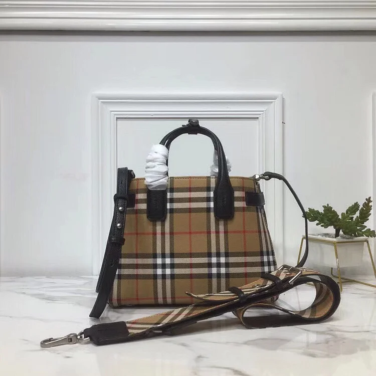 bb Small Banner Vintage Check And Tote Black For Women, Women??s Bags 10.5in/26cm - Image 2