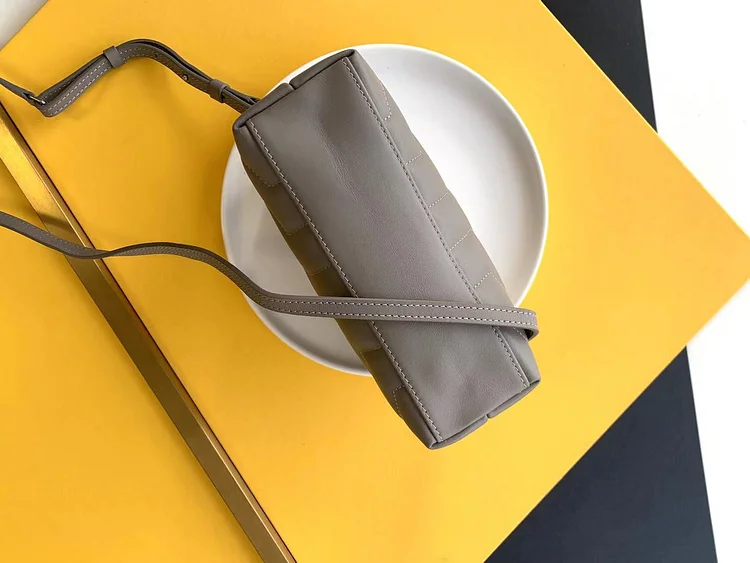 Y Loulou Toy Bag In Matelasse Y Leather - Image 3