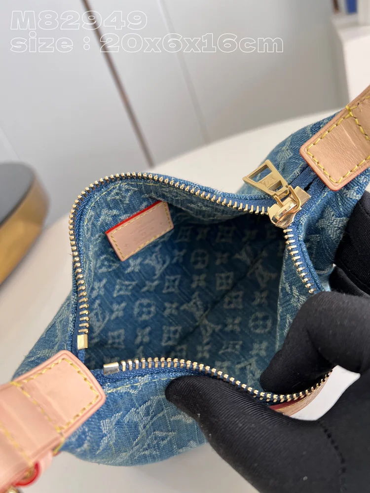 Louis Hills Pochette Monogram Denim size;20.5 x 6 x 16 cm - Image 5