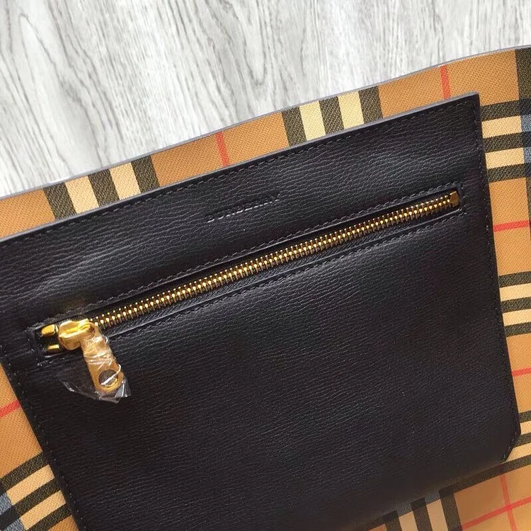 bb Small Embossed Crest Tote Black For Women, Women??s Bags 13.8in/35cm - Image 2