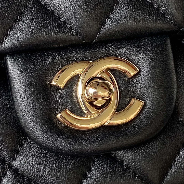 cc 23K AS2431 Mini flap Lambskin bag with top handle Black/white - Image 3