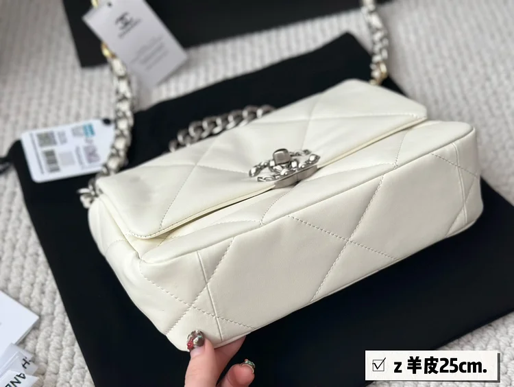 CC 19bag new arrival man and women bag size : 26 cm - Image 2