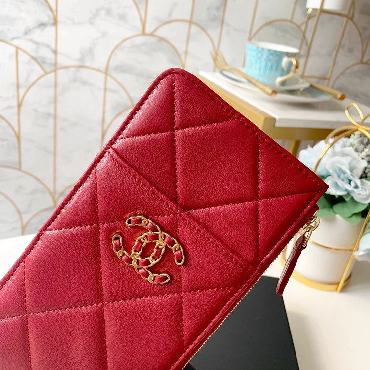 cc 19 Matelasse Phone and Card Case Red Bag For Women 19cm/7.5in - Image 6