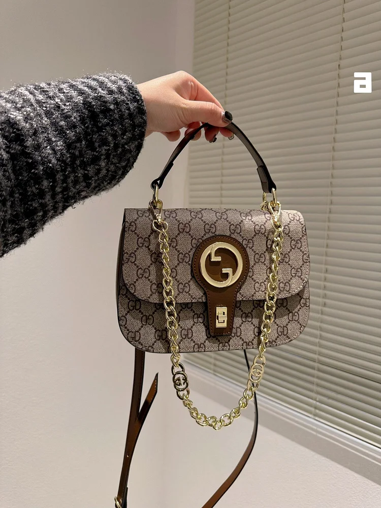 GC497 Gc Blondie top-handle Bag / 9??W x 6??H x 4.3??D