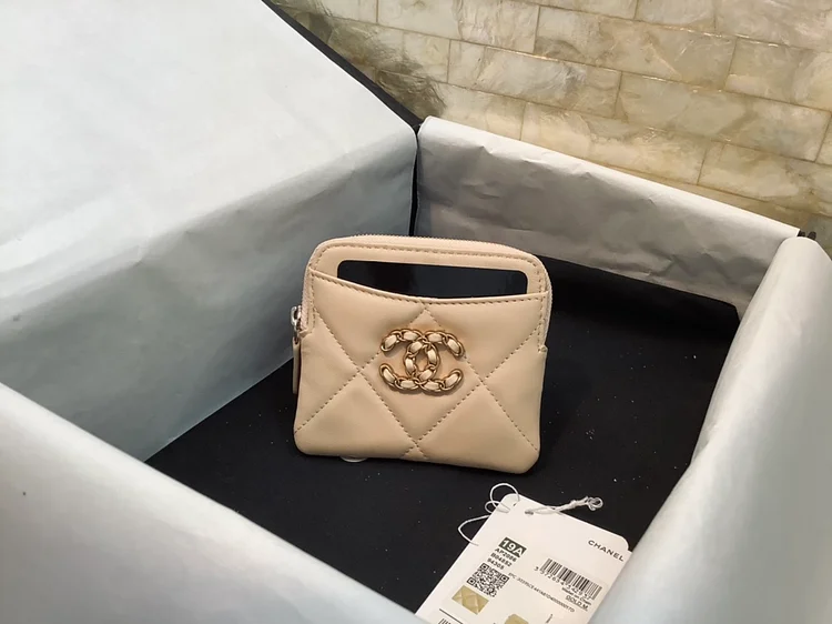 cc CO-CO Card Holder 12cm/4.7in Gold Hardware For Women Beige - Image 5