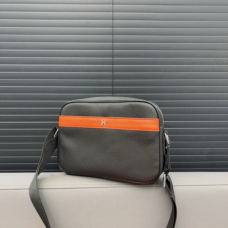 H crossbody bag Men size: 24 x 17 cm - Image 5