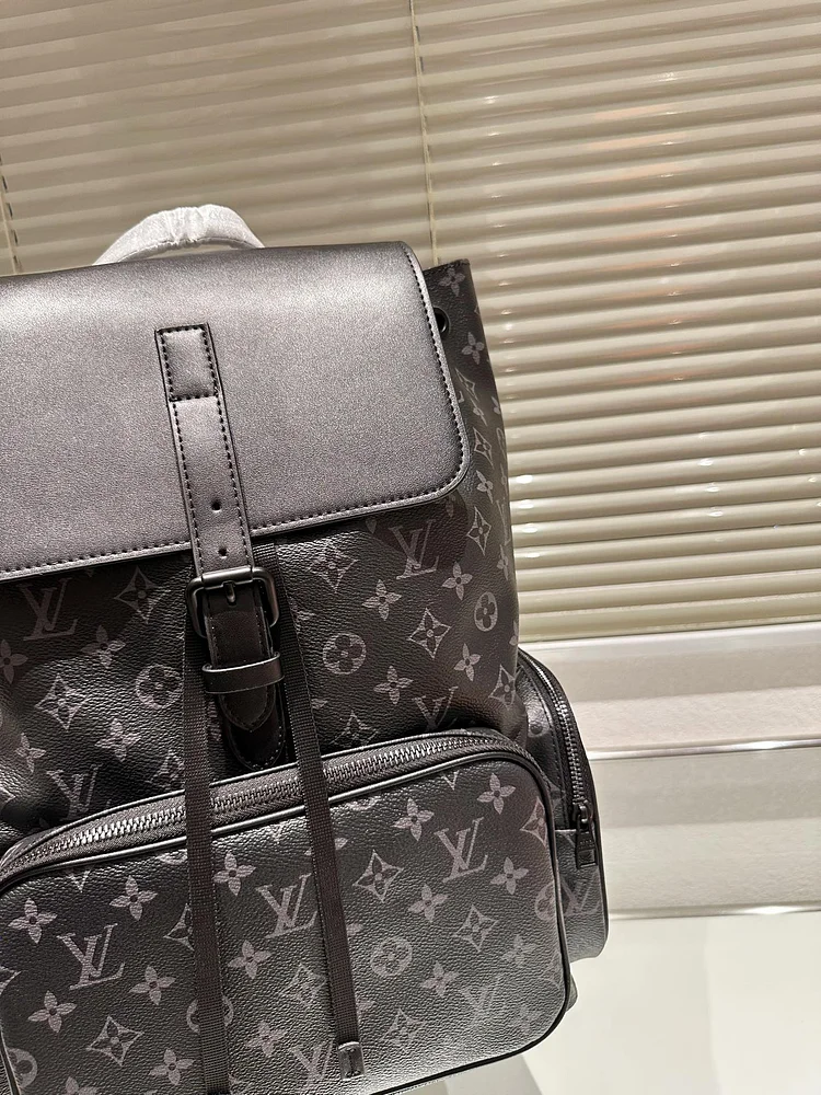 Louis Petite Malle Monogram backpack bag size : 37*45 cm - Image 5