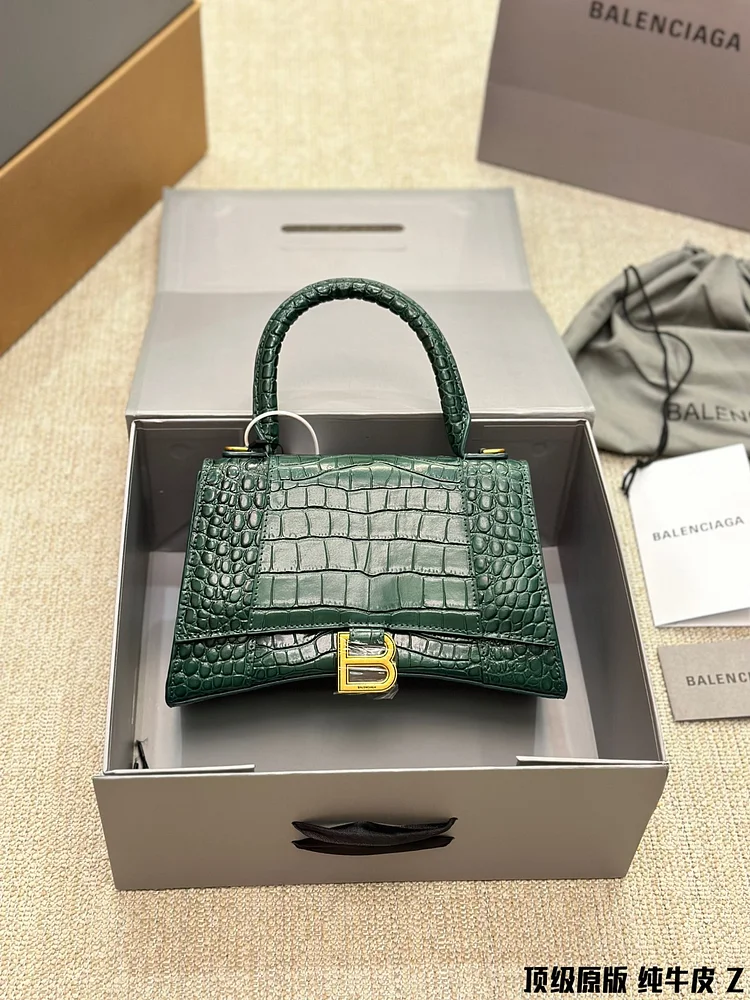Balen hourglass xs bag size : 23 * 14cm - Image 18