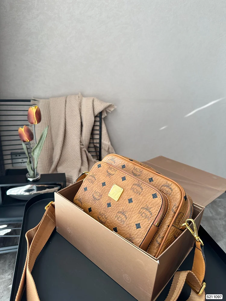 MC new arrival man and women bag size : 22 * 15 cm - Image 5