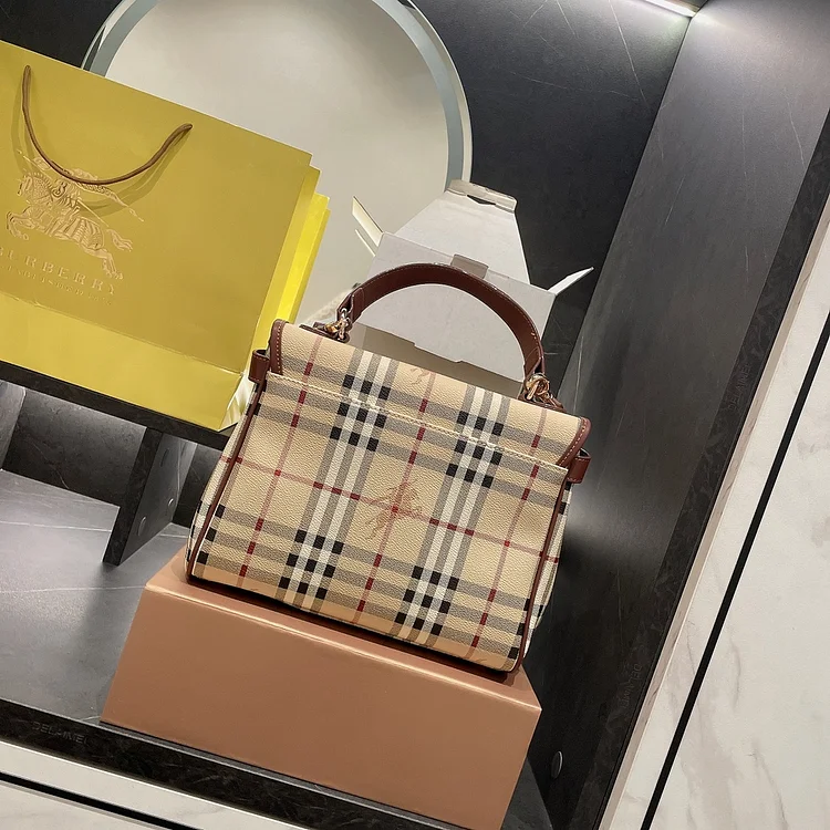 BB new arrival women bag size : 26*21 cm - Image 5