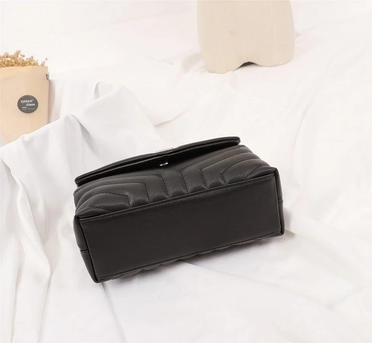 Y Loulou Medium In Matelasse Y Leather - Image 12