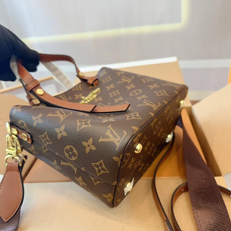 Louis new arrival tote bag size: 25 cm - Image 4