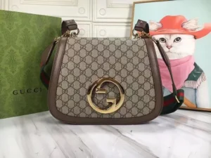 GC439 Blondie Medium Shoulder Bag / 11.4??W x 8.7??H x 2.8??D