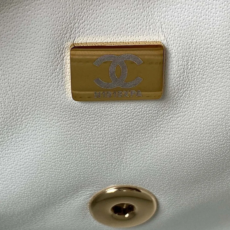 cc 23K AS2431 Mini flap Lambskin bag with top handle Black/white - Image 15