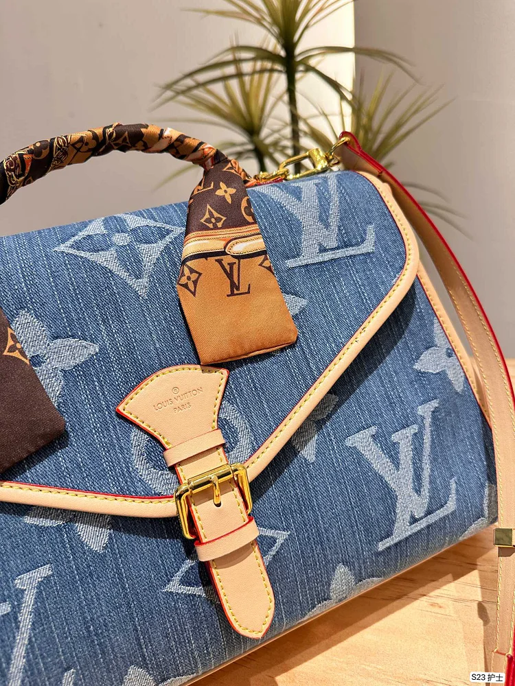Louis new arrival denim bag size: 38 * 23 cm - Image 9