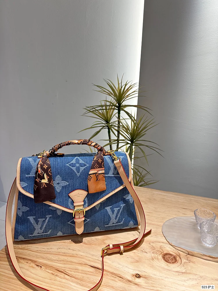 Louis new arrival denim bag size: 38 * 23 cm - Image 8