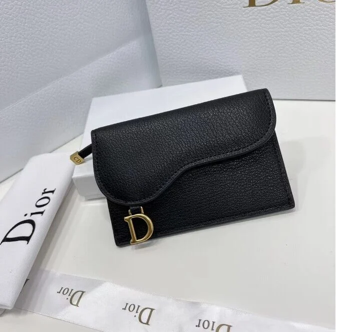 D Saddle Flap Card Holder - Image 3