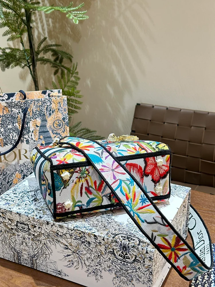 D lady bag size; 24 cm - Image 6