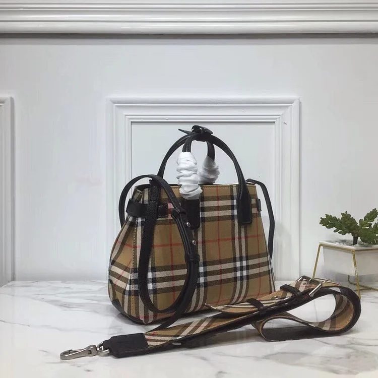 bb Small Banner Vintage Check And Tote Black For Women, Women??s Bags 10.5in/26cm - Image 5