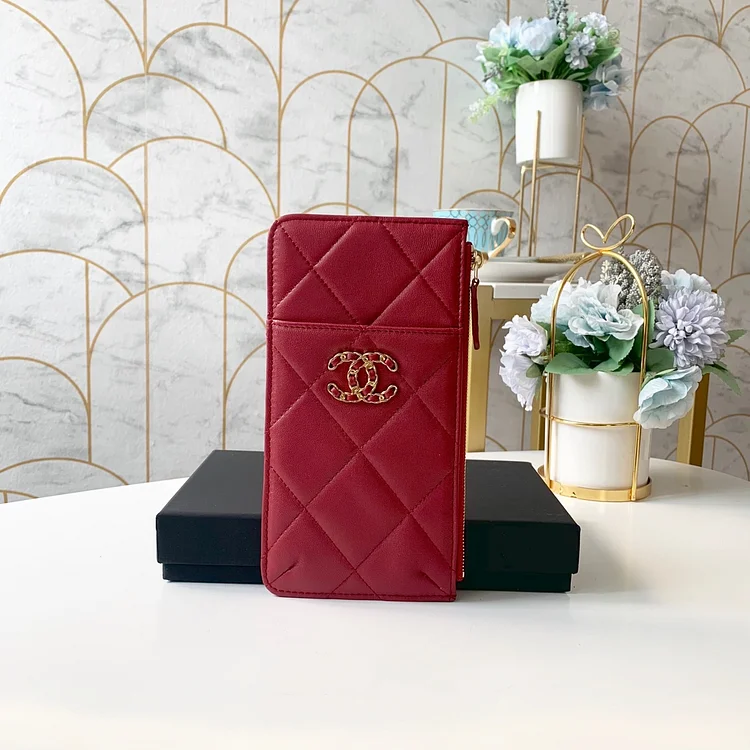 cc 19 Matelasse Phone and Card Case Red Bag For Women 19cm/7.5in - Image 4