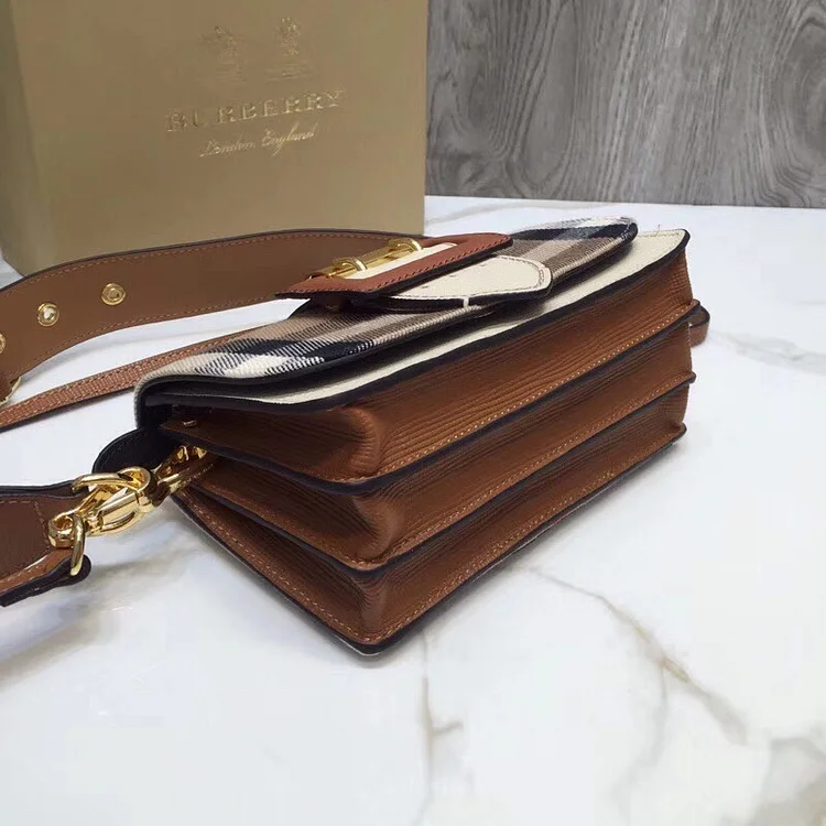 bb The Small Buckle Bag In House Check Beige For Women, Women??s Bags 7.5in/19cm - Image 3