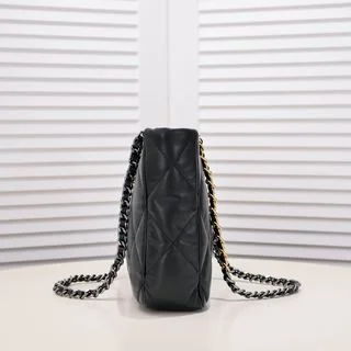 CC 22B 19BAG Tote - Image 7