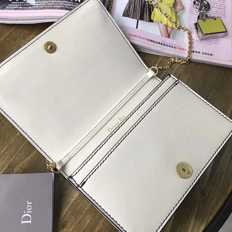 D White JAD Wallet On Chain Pouch - Image 3