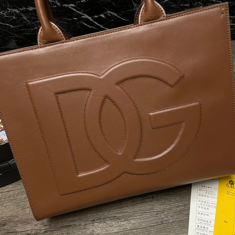 D AND G Small DG Daily Shopper Bag - Image 6