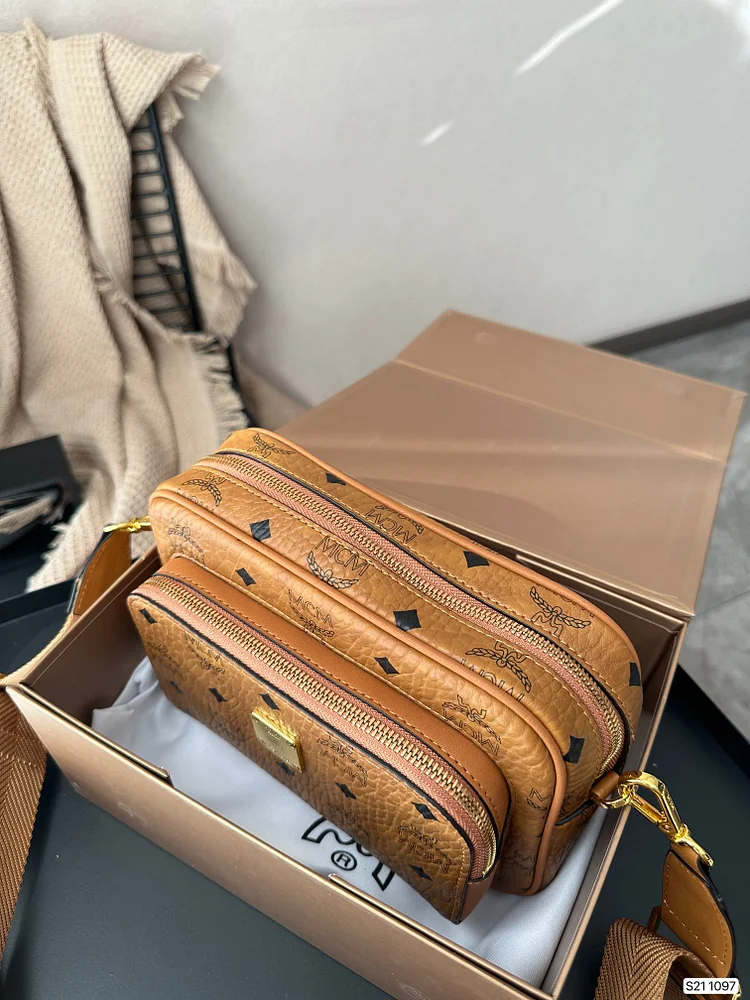 MC new arrival man and women bag size : 22 * 15 cm - Image 3
