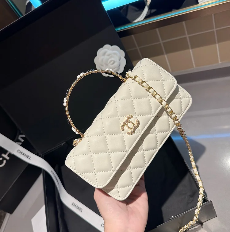 cc woc new arrival bag size : 19 cm - Image 2