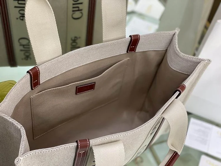 Chl new arrival tote bag - Image 2