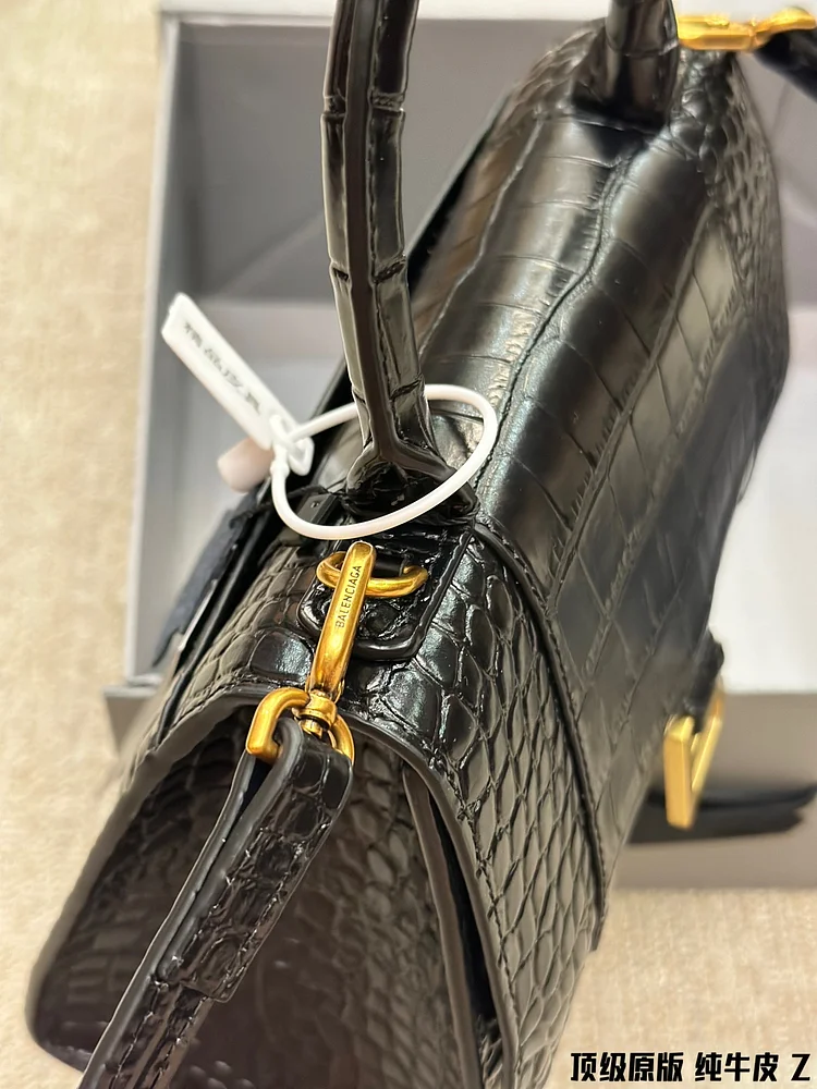 Balen hourglass xs bag size : 23 * 14cm - Image 15
