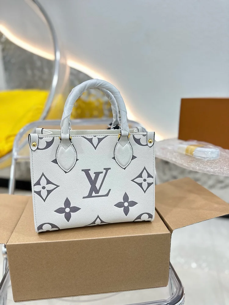 Louis Ss21 Crafty onthego small bag size : 25 * 20cm (without silk belt ) - Image 6
