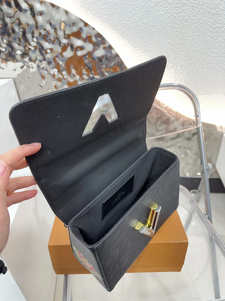 Louis new arrival TWIST bag size?3 * 16 cm - Image 9