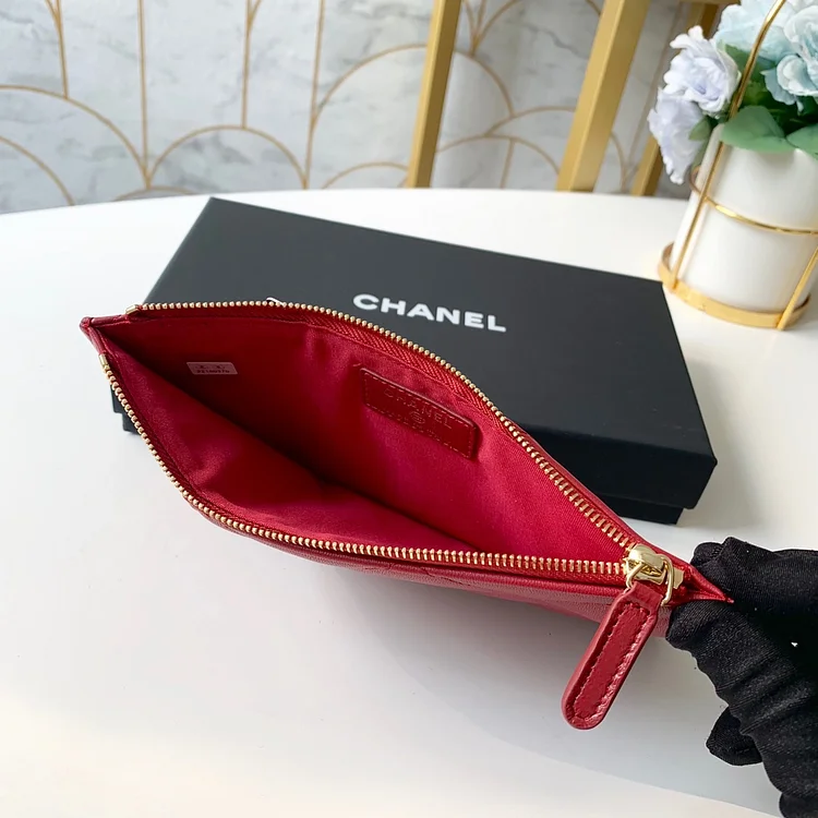 cc 19 Matelasse Phone and Card Case Red Bag For Women 19cm/7.5in - Image 5