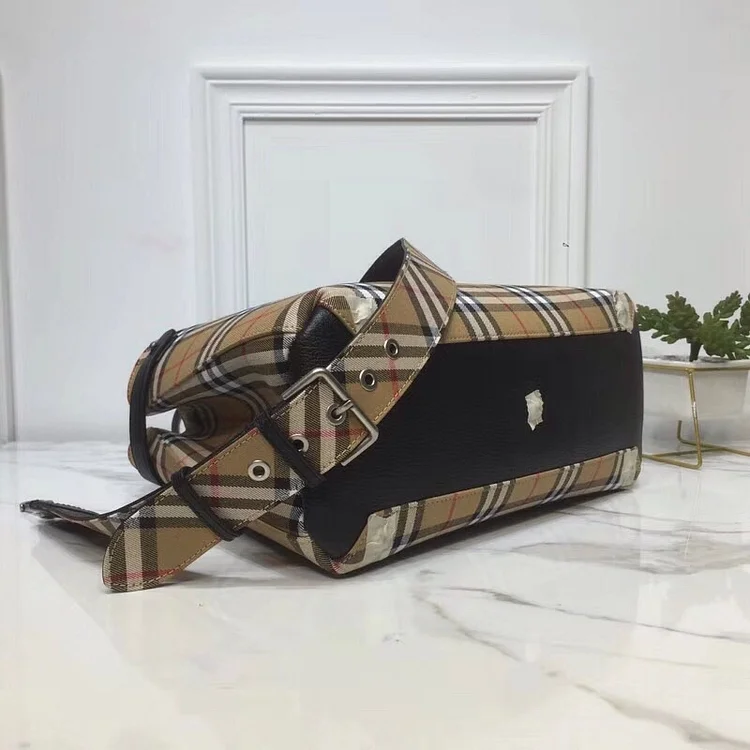 bb House Check Derby Medium Banner Purse Tote Black For Women, Women??s Bags 14in/35cm - Image 2