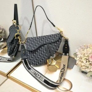 D saddle Be a classic with classics size: 25.5 x 20 x 6.5 cm