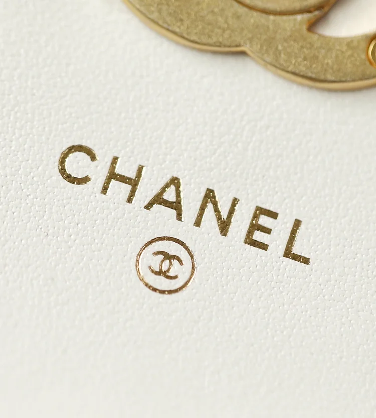cc CO-CO Clutch With Chain 9.5cm/3.7in Gold Toned Hardware For Women White - Image 4