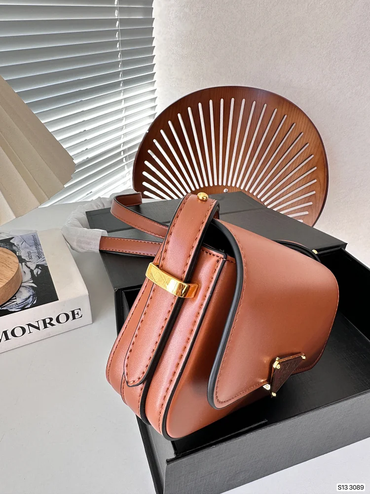 PRA Soft Calf women handbag size : 21*12 cm - Image 7