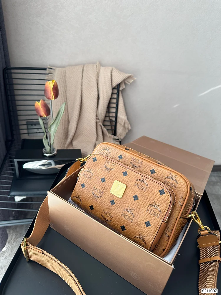 MC new arrival man and women bag size : 22 * 15 cm - Image 7