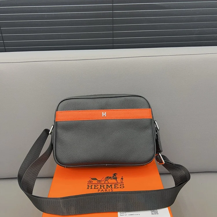 H crossbody bag Men size: 24 x 17 cm - Image 8