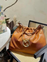 Gucci 新款 Blondie 手提包，尺寸：50 * 38 厘米