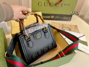 GG Diana 手提包尺寸：20×16 厘米