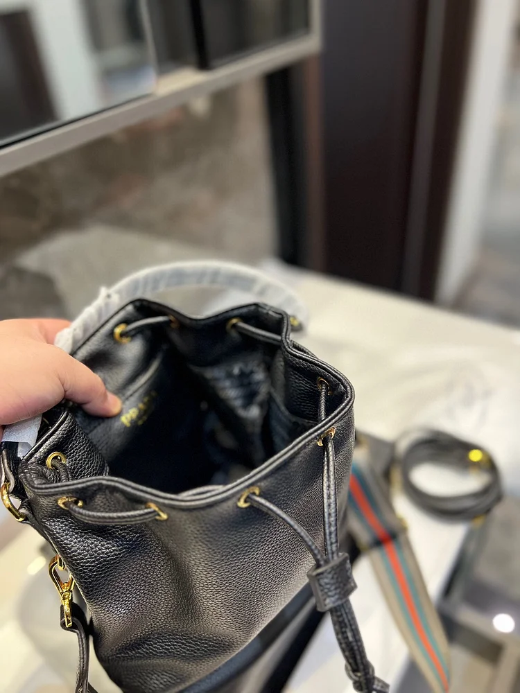 Pra new arrival bucket bag size : 25 * 21 cm - Image 5