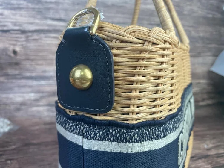 CD Wicker Basket Bag - Image 4