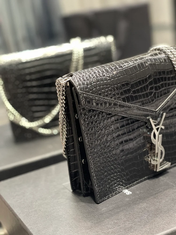 Y Cassandra Medium Chain Bag Black - Image 14